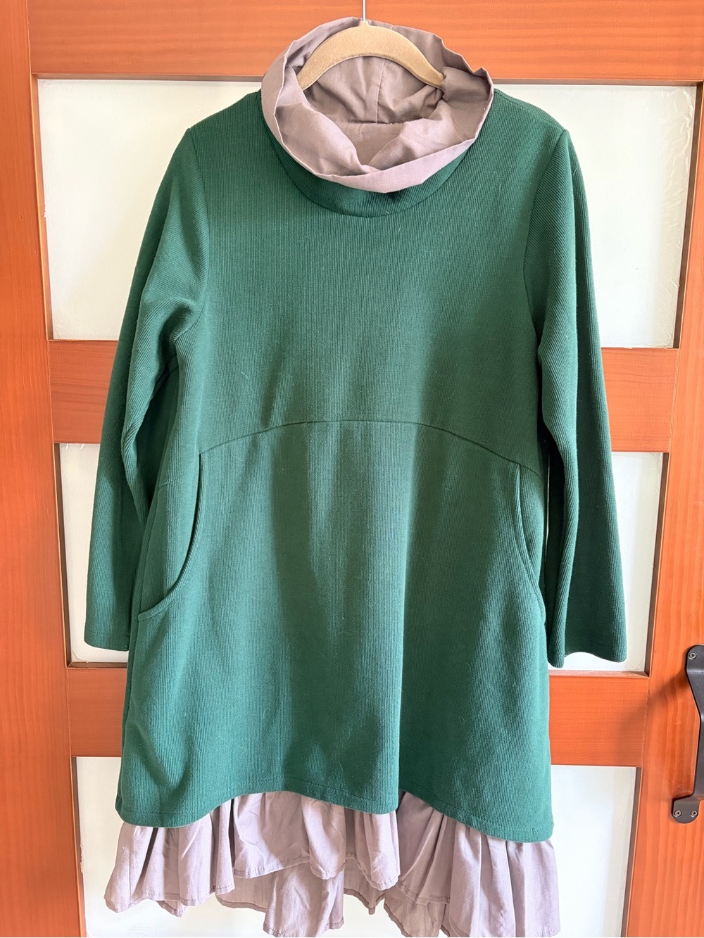 Green Long-Sleeve Tunic Dress with Grey Ruffle Hem Size Small